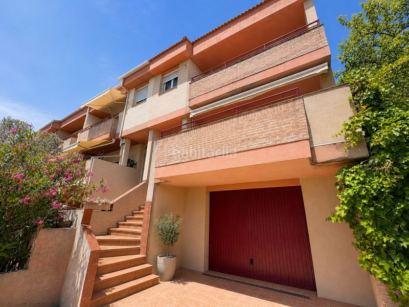 Foto d13ce3d4-802a-4818-9ea5-d3a7378f38bb. Towny house in calle del cedro 55 in Los Robles Torrelodones