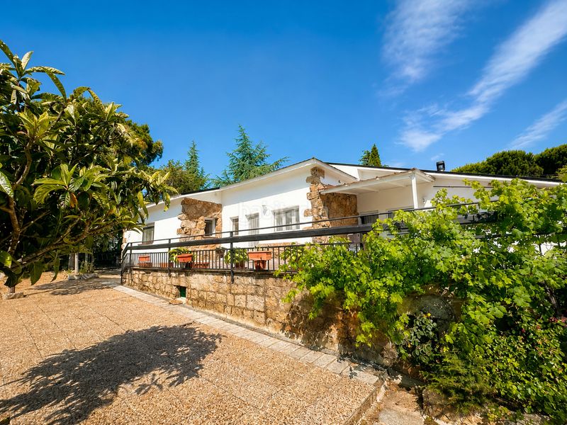 Foto 85f352de-25b8-4834-b343-e061d22a8657. Location maison dans avenida de la paloma 45 dans Hoyo de Manzanares