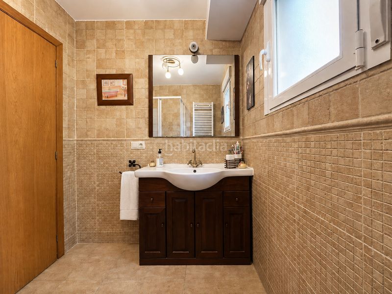 Foto c869ecca-0556-4994-ab34-fe76b2fef67a. Casa adossada a calle zarrazin 7 a Hoyo de Manzanares