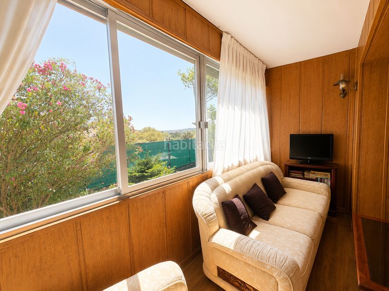 Foto f00f2e87-a40d-474c-a451-54245656839f. Casa adossada a calle zarrazin 7 a Hoyo de Manzanares