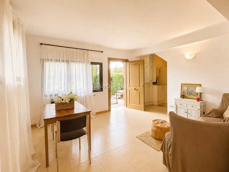 Foto 5ff12eda-7fb7-47f8-8216-721a13a27606. Casa aparellada a calle del arra 54 a Hoyo de Manzanares