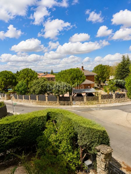 Foto d89a92e7-a7e7-4ff3-bd2c-1e9f89865036. Casa aparellada a calle del arra 54 a Hoyo de Manzanares