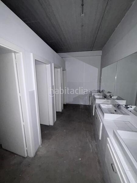 Foto d26afb8f-7fc4-4e6c-900b-712ce09b8332. Location bâtiment à usage industriel dans Virgen del Rosario Torrejón de Ardoz