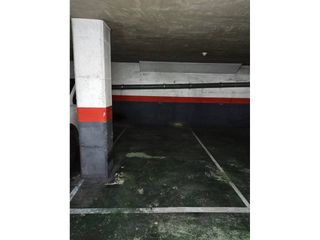 Miete Autoparkplatz  Calle montserrat. Plaza de parquing en alquiler