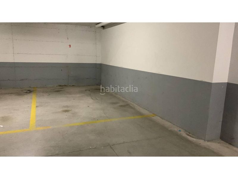 Foto f21eba78-b4fa-45af-8b16-8c4fa822de8d. Car parking in Sant Sadurní d´Anoia