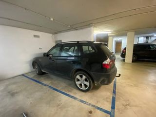 Autoparkplatz in Rambla de la generalitat 21. Aparcamiento con trastero en la rambla