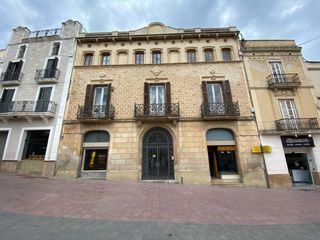 Lloguer Local Comercial  Plaza ajuntament. Vilomara  associats