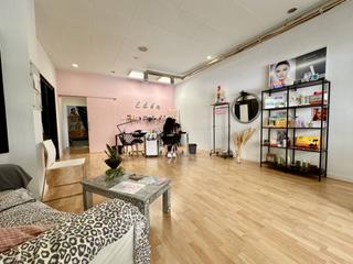 Lloguer Local Comercial a Montserrat 54. Negocio de estetica en traspaso en sant sadurní danoia
