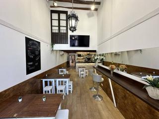 Lloguer Local Comercial a Montserrat 35. Gastrobar en traspaso en la plaza nueva de sant sadurní danoia