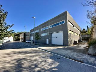 Nau industrial a De la granja 2. Nave industrial en venta en sant sadurní danoia
