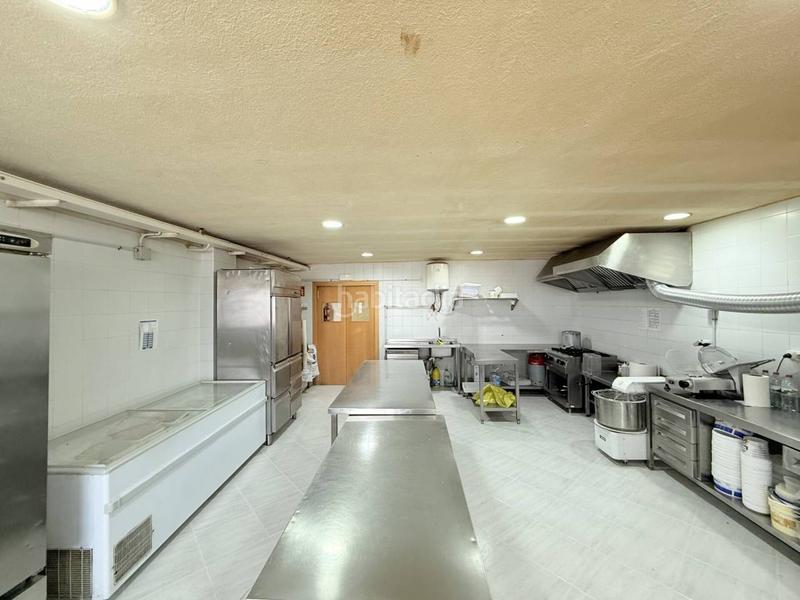 Foto 5a8d7150-be20-4573-a3a7-378d179471b3. Traspaso local comercial en arago 19 venta de pizzería servicio a domicilio en Sant Sadurní d´Anoia