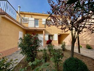 Casa  Montserrat. Casa en venta en torrelavit