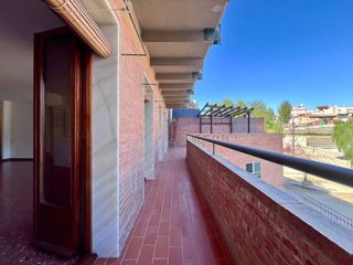 Miete Etagenwohnung  Rambla generalitat. Amplio piso con terraza en alquiler