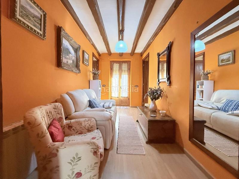 Foto daafdad7-705a-4ac2-8ead-384ae07a86e2. Casa amb calefacció a Torrelavit