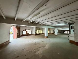 Bâtiment à usage industriel  Sant isidre. Edificio industrial en el centro de sant sadurní danoia con un p