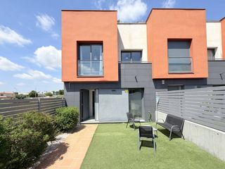 Casa  Calle barcelona. Casa en venta en sant sadurní danoia