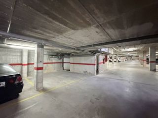 Aparcament cotxe a Avenida Francesc Macià