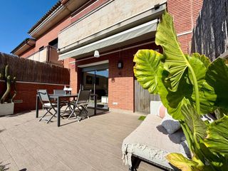 Haus  Calle conrad cardús. Casa en venta en sant sadurní danoia