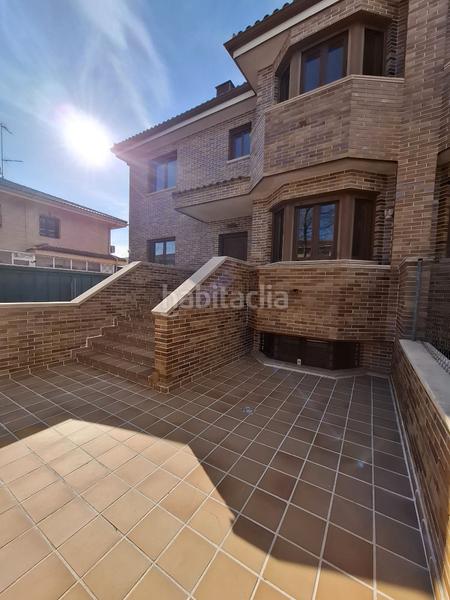 Foto 300f02f0-2e5a-4d33-8a2b-2422d686ed0b. Casa aparellada amb calefacció aparcament a Centro Villaviciosa de Odón