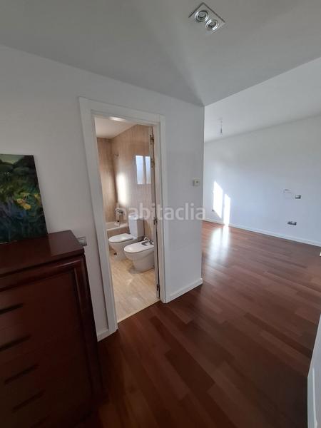 Foto 390a8652-d5e6-4041-b376-fd64d548cd27. Casa aparellada amb calefacció aparcament a Centro Villaviciosa de Odón