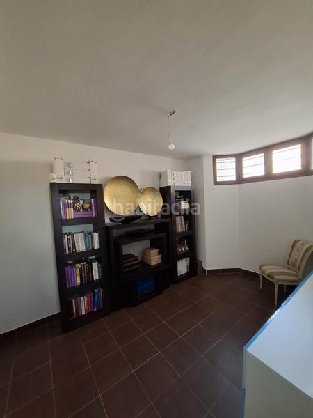 Foto 4d0f4834-23ea-47c8-8b90-cb5491a185e7. Casa aparellada amb calefacció aparcament a Centro Villaviciosa de Odón