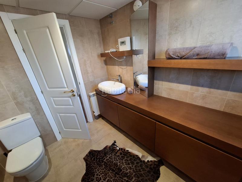 Foto 6963dff1-0701-4f23-813b-46f5e326a51d. Casa aparellada amb calefacció aparcament a Centro Villaviciosa de Odón