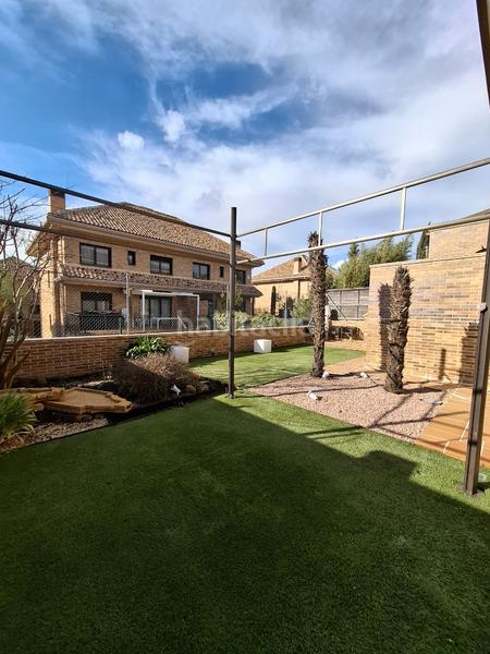 Foto a105e479-2b40-4df8-8e13-ad24ce848853. Casa bifamiliare con riscaldamento parcheggio in Centro Villaviciosa de Odón