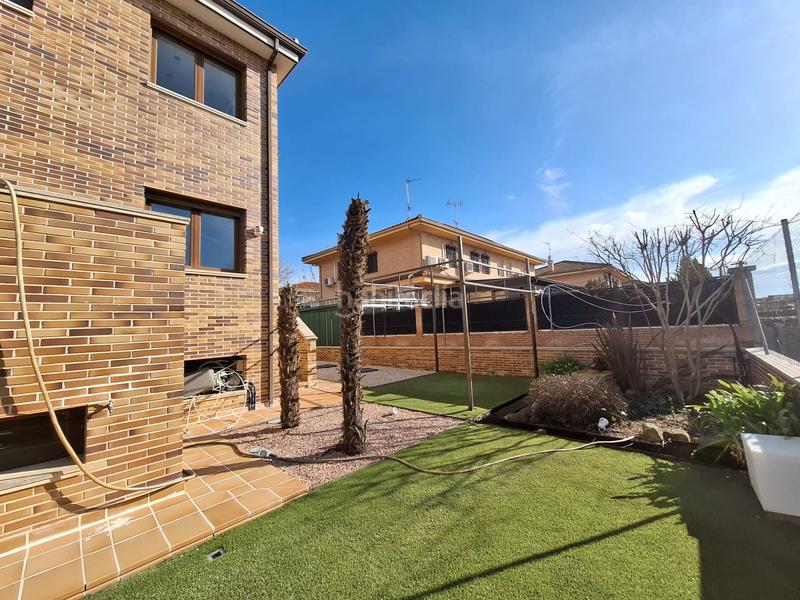 Foto d0f4a2d2-b63d-4d58-b703-9dea60793226. Casa bifamiliare con riscaldamento parcheggio in Centro Villaviciosa de Odón