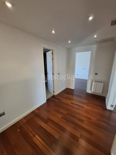 Foto 153c2f89-1541-414d-a998-c48db5c095a2. Doppelhaus mit heizung parking in Centro Villaviciosa de Odón