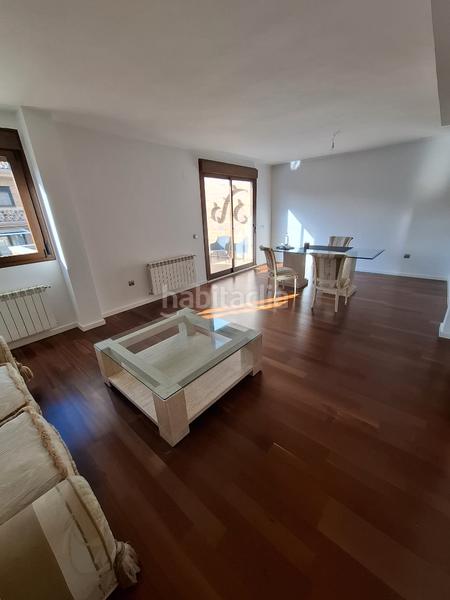 Foto 2a73d89f-db26-474a-af1d-7d58206172fc. Doppelhaus mit heizung parking in Centro Villaviciosa de Odón