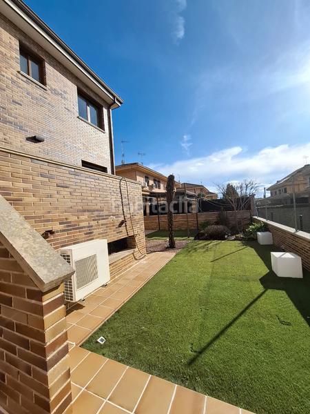 Foto 4f63855f-54a3-47c3-b46d-c58e00087e9f. Doppelhaus mit heizung parking in Centro Villaviciosa de Odón