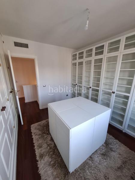 Foto e68e146e-3d65-45d9-ba4b-55cbbea80b70. Doppelhaus mit heizung parking in Centro Villaviciosa de Odón