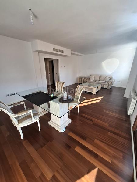 Foto 1e156312-c93c-46a3-afd2-7cbda12ef6dd. Maison jumelée avec chauffage parking dans Centro Villaviciosa de Odón