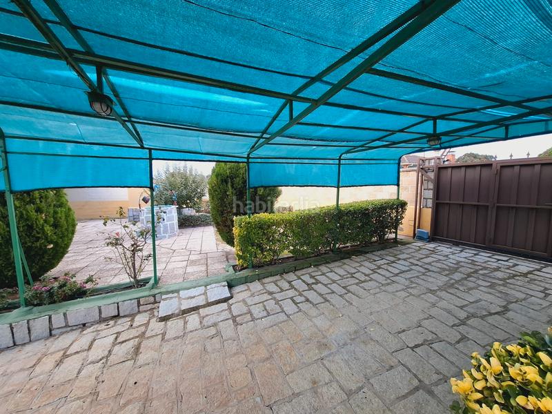 Foto 80d06d3c-9dd4-453a-bad7-2e73fd46b041. Chalet en calle valcarrillo del alberche m 82x en Almorox