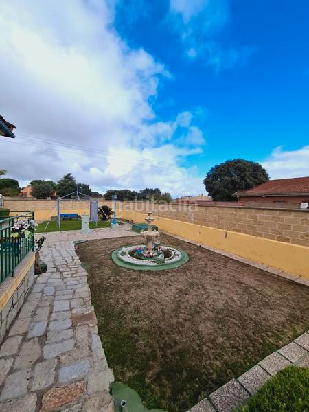 Foto e50f3b35-0be5-42d1-94c1-94957a8d2aa9. Chalet en calle valcarrillo del alberche m 82x en Almorox