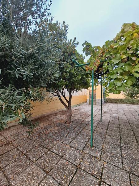 Foto f0b003e8-7f4e-4615-bed9-2d7521a5043a. Xalet a calle valcarrillo del alberche m 82x a Almorox