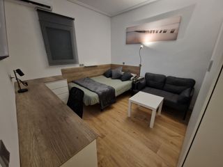 Miete Appartement  Avenida del príncipe de asturias. Estudios para estudiantes