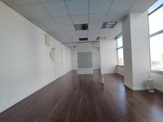 Oficina a Creu Alta. Oficina en la planta 12  de las torres de leix macià, en la zona