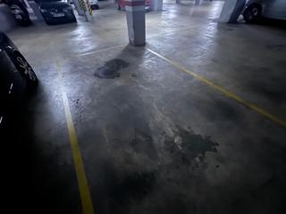 Aparcament cotxe a Can Llong. Plaza de parking en la zona de can llong