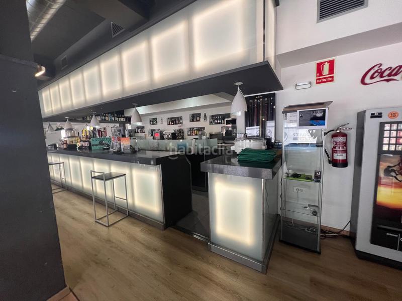 Foto f6078326-9873-4081-8abc-935995a3cb95. Traspàs local comercial a Ca n'Aurell Terrassa