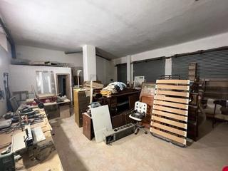 Lloguer Local Comercial a Can Rull. Gran local en una de las mejores zonas de can rull