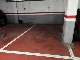 Aparcament cotxe a Poble Nou. Parking doble ubicado en el centro de sabadell