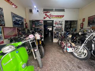 Locale commerciale in Creu Alta. Taller de motos en venta