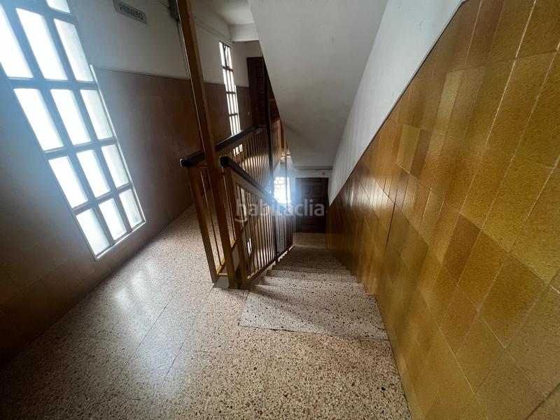 Foto 5f33461d-2b0a-468b-924e-88380710c9bc. Piso primera planta sin ascensor con tres habitaciones en Can Rull cifuentes en Sabadell