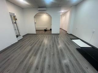 Local Comercial en Grcia. Local comercial en la zona de can rull
