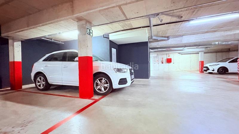 Foto 0b2f4fa3-cd15-4a40-adbb-729533a27336. Planta baixa amb calefacció aparcament piscina a Castellar del Vallès