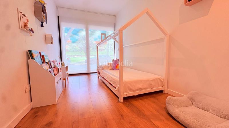 Foto 0c416636-5a02-4931-9279-8c1df30af824. Planta baixa amb calefacció aparcament piscina a Castellar del Vallès
