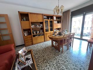 Etagenwohnung in Centre. Vivienda de 4 habitaciones en el centro