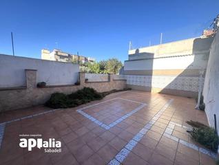 Appartement à Sentmenat. Piso de tres habitaciones con terraza ubicado  en el centro de s
