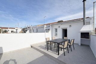 Casa a Gr�cia. Casa reformada con terraza y garaje en gracia